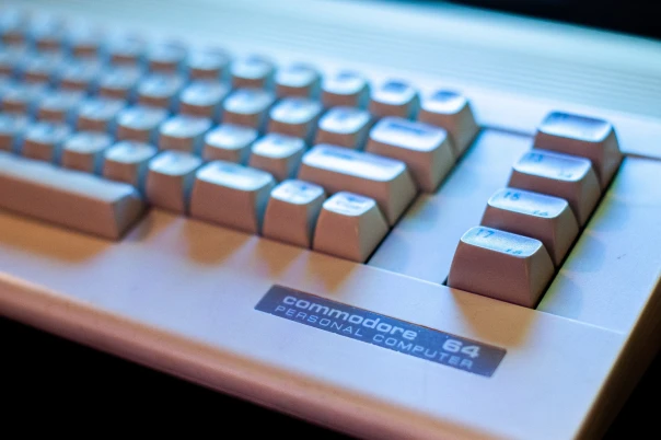 Imagen del Post Del BASIC al JavaScript: La Ironía del Código Espagueti Moderno